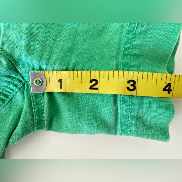 The north face green shorts size 8 - Picture 6 of 6